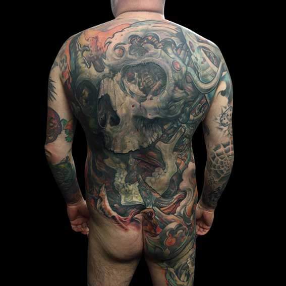 Mad Science Tattoo Den Haag Leslie Reesen rugstuk back piece doodshoofd skull