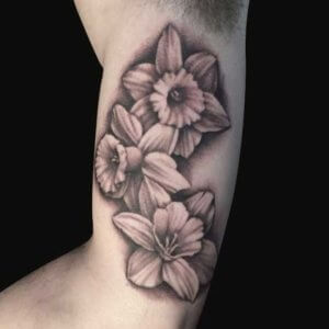 Mad Science Tattoo Den Haag Cameron Randall realisme klok flowers